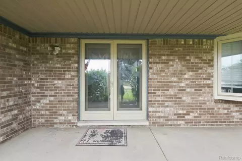 Exterior - 18238 Red Oaks Dr, Macomb, MI 48044 photo 4 of 4