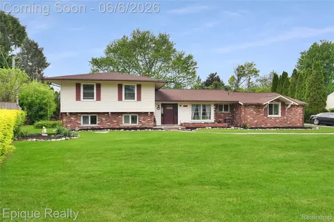 38243 Jonathan St, Clinton Township, MI 48036
