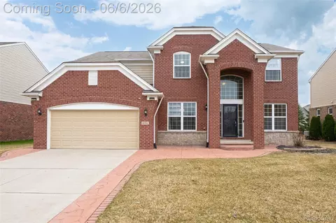 49184 Gracechurch Rd, Macomb, MI 48044