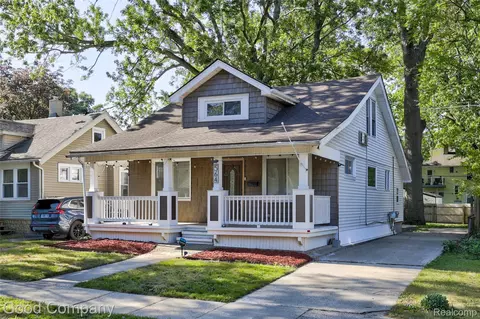 564 E Lewiston Ave, Ferndale, MI 48220