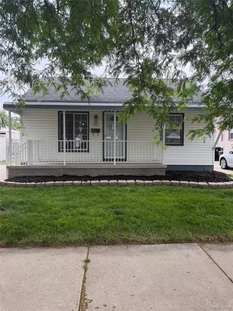 3613 21st St, Wyandotte, MI 48192