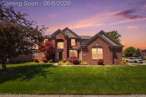 48879 Michaywe Dr, Macomb, MI 48044