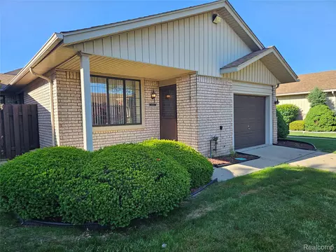 13811 Brockington Dr #STE 5, Warren, MI 48088