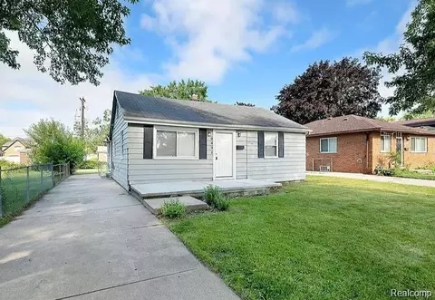 6431 Centralia St, Dearborn Heights, MI 48127