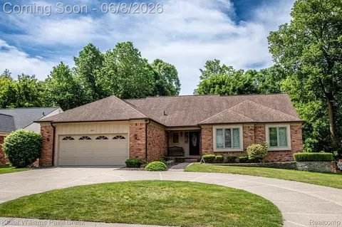 1447 Oakstone Dr, Rochester Hills, MI 48309