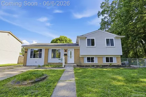 39385 Dillingham St, Westland, MI 48186