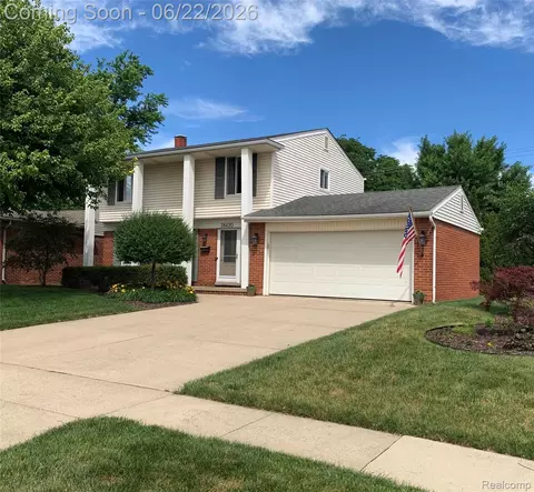 38420 Mason St, Livonia, MI 48154