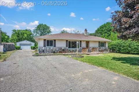 730 Bogie Lake Rd, White Lake, MI 48383