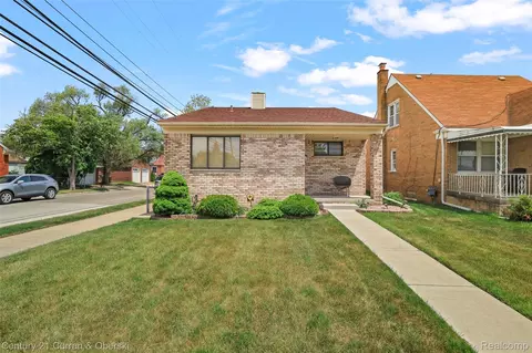 5296 Chase Rd, Dearborn, MI 48126