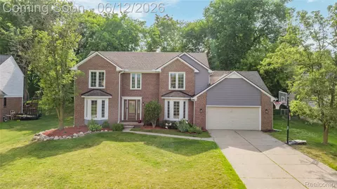 30975 Sunderland Dr, Farmington Hills, MI 48331
