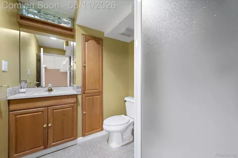 Bath - 50145 Tottenham Ct, Canton, MI 48187 photo 9 of 9