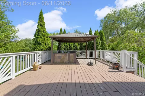 Exterior - 50145 Tottenham Ct, Canton, MI 48187 photo 5 of 10