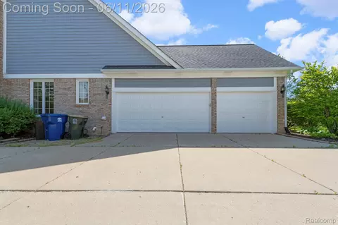 Exterior - 50145 Tottenham Ct, Canton, MI 48187 photo 8 of 10