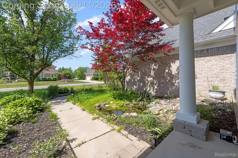 Exterior - 50145 Tottenham Ct, Canton, MI 48187 photo 9 of 10