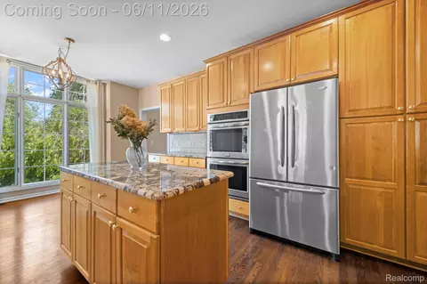 Kitchen - 50145 Tottenham Ct, Canton, MI 48187 photo 4 of 4