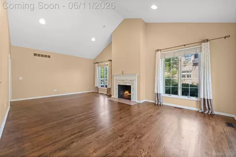 Living - 50145 Tottenham Ct, Canton, MI 48187 photo 4 of 5