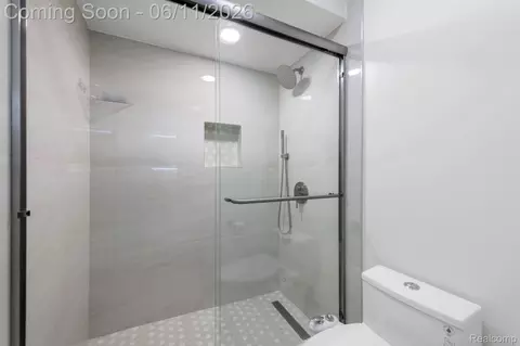 Bath - 50145 Tottenham Ct, Canton, MI 48187 photo 8 of 9