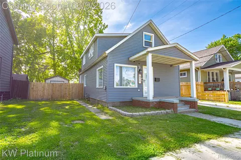 511 13th St, Port Huron, MI 48060
