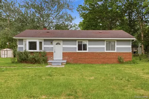 6291 Edmund St, Romulus, MI 48174