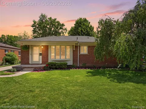9338 Florida St, Livonia, MI 48150