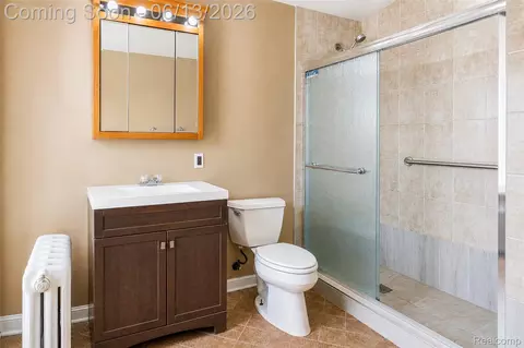 Bath - 24362 Outer Dr, Melvindale, MI 48122 photo 3 of 4