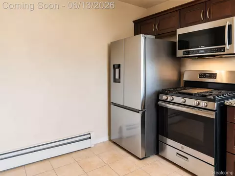 Kitchen - 24362 Outer Dr, Melvindale, MI 48122 photo 2 of 3