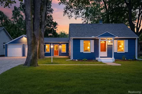 15326 Brookfield St, Livonia, MI 48154