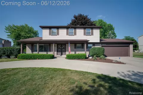 18871 Comstock St, Livonia, MI 48152