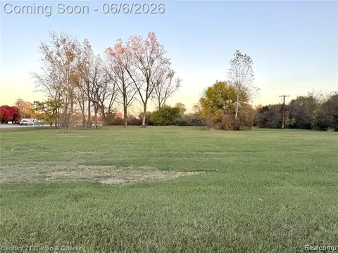 4444 Eureka Rd, Romulus, MI 48174