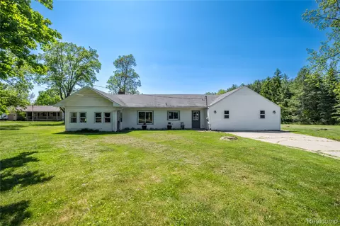 12238 Jennings Rd, Fenton, MI 48451