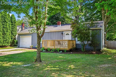 316 Oak St, Webberville, MI 48892