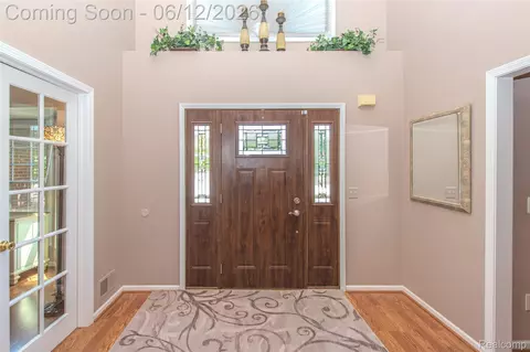 Entry Way - 20491 Windemere Dr, Macomb, MI 48044 photo 3 of 9