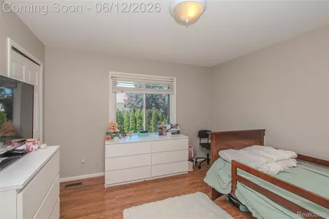 Bedroom - 20491 Windemere Dr, Macomb, MI 48044 photo 4 of 8