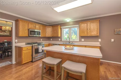 Kitchen - 20491 Windemere Dr, Macomb, MI 48044 photo 5 of 5
