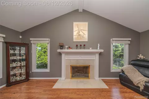 Living - 20491 Windemere Dr, Macomb, MI 48044 photo 7 of 8