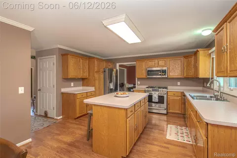 Kitchen - 20491 Windemere Dr, Macomb, MI 48044 photo 2 of 5