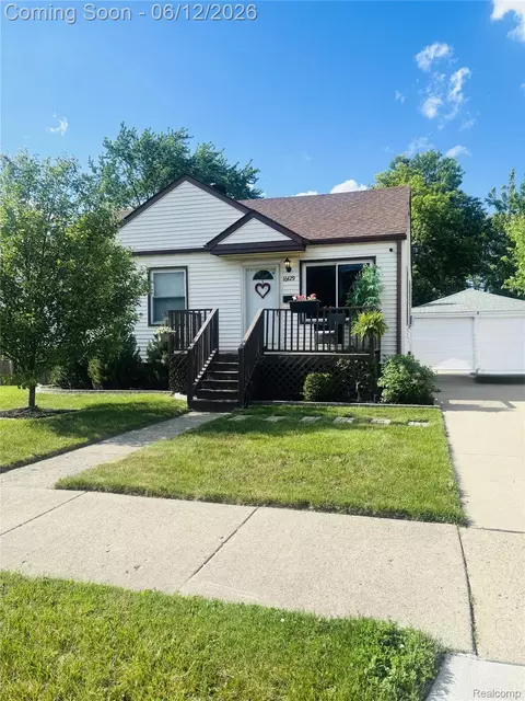 16429 Frazho Rd, Roseville, MI 48066