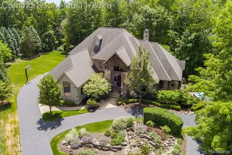 6265 Crest Forest Ct E, Independence, MI 48348