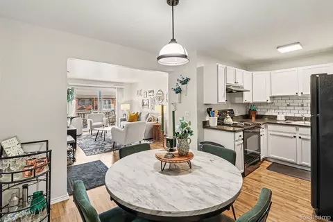 2440 Parmenter Blvd #204, Royal Oak, MI 48073