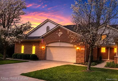 1031 Maya Ct, Troy, MI 48085