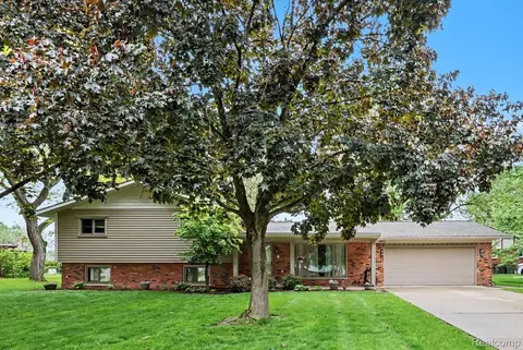 13555 Terry Dr, Shelby Township, MI 48315