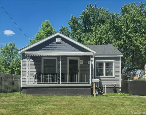 822 Crawford St, Flint, MI 48507