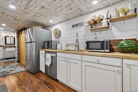 Kitchen - 109 Wompole Dr, Village Of Clarkston, MI 48346 photo 5 of 5