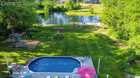 Exterior - 109 Wompole Dr, Village Of Clarkston, MI 48346 photo 4 of 8