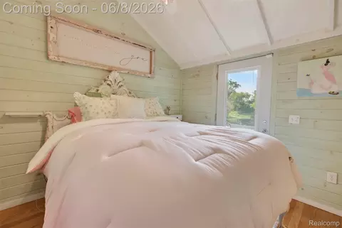 Bedroom - 109 Wompole Dr, Village Of Clarkston, MI 48346 photo 2 of 6