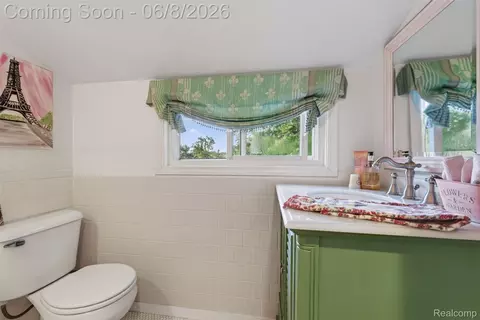 Bath - 109 Wompole Dr, Village Of Clarkston, MI 48346 photo 4 of 6