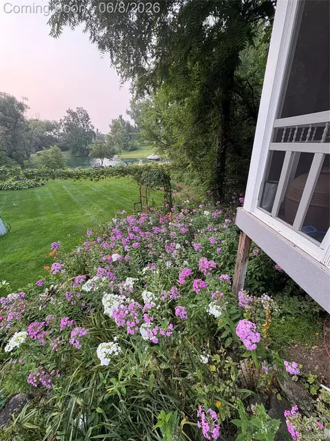 Exterior - 109 Wompole Dr, Village Of Clarkston, MI 48346 photo 8 of 8