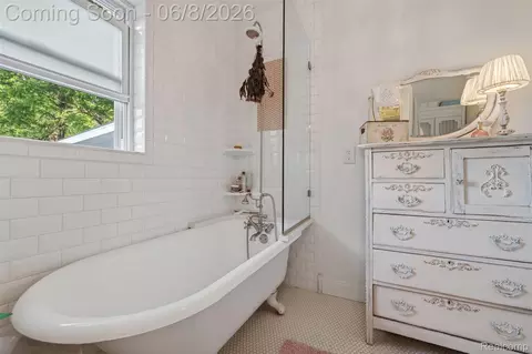 Bath - 109 Wompole Dr, Village Of Clarkston, MI 48346 photo 3 of 6