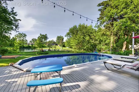 Exterior - 109 Wompole Dr, Village Of Clarkston, MI 48346 photo 6 of 8