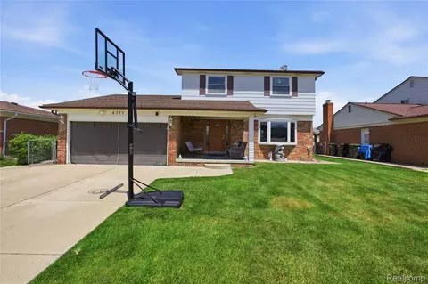 4171 Rose Mary Dr, Sterling Heights, MI 48310